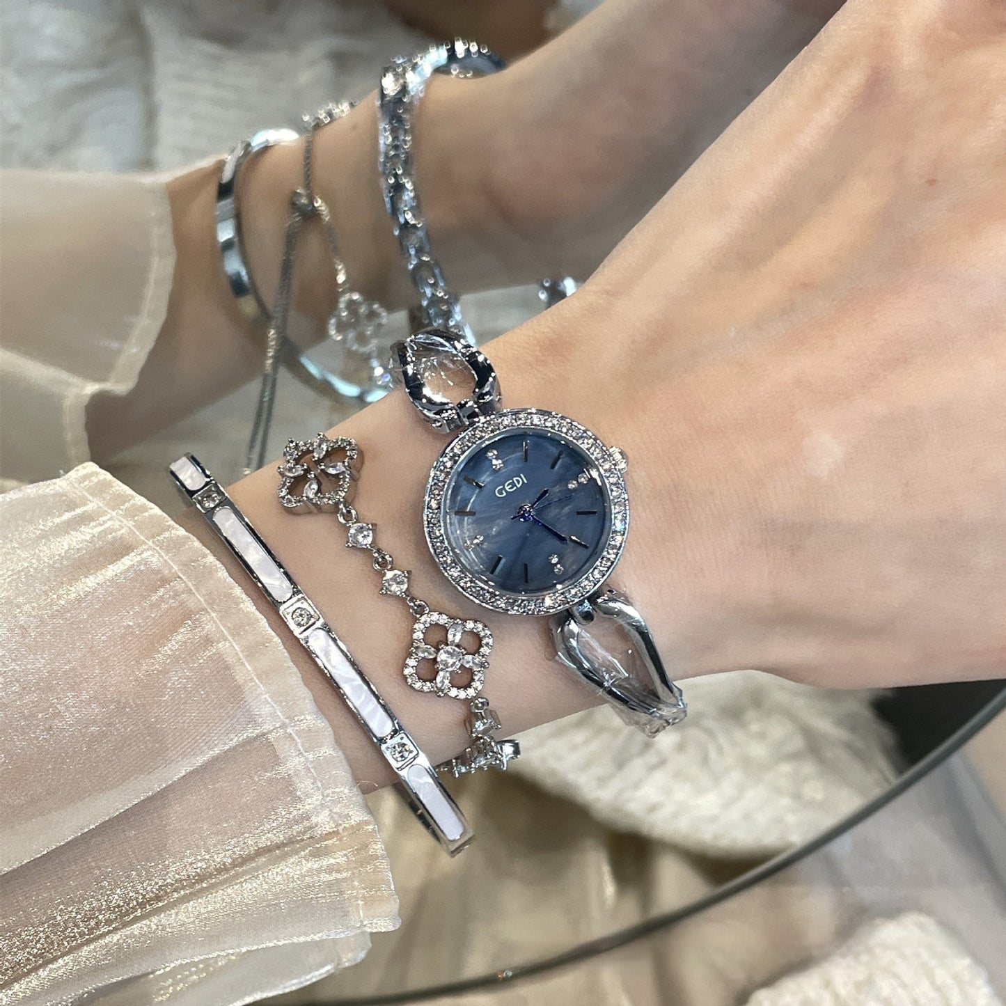 Montre Minimaliste en Alliage