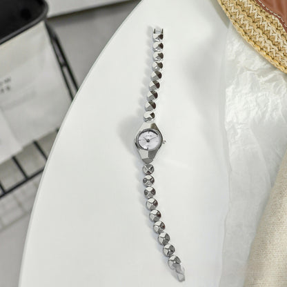 Montre élégante et minimaliste