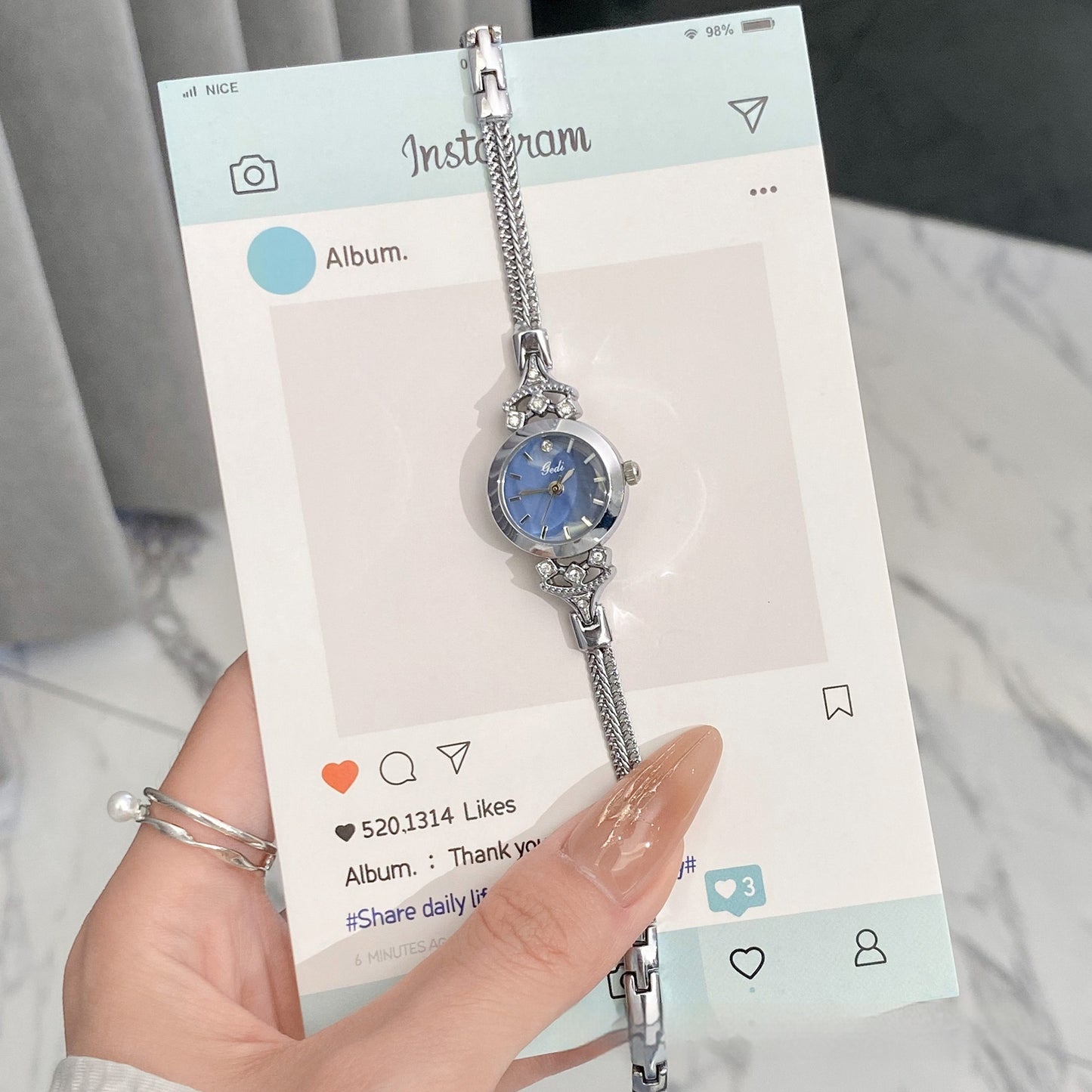 Montre Minimaliste en Alliage